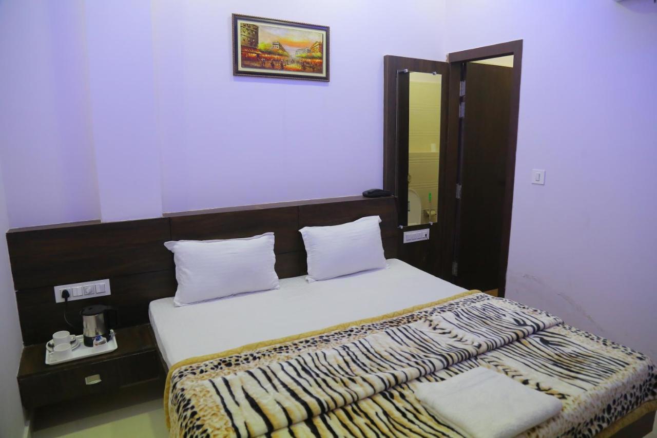 Hotel Golden Dreams Amritsar Exteriör bild