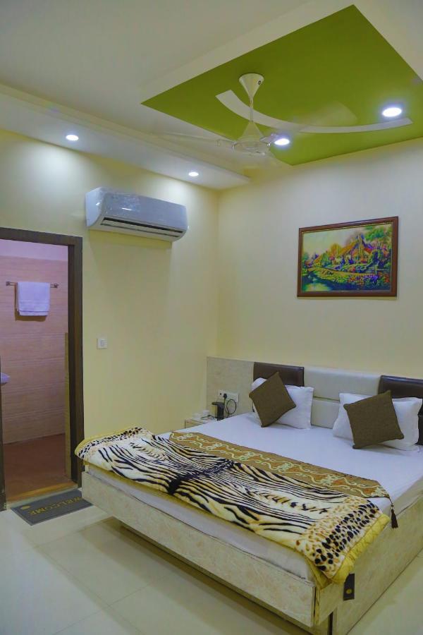 Hotel Golden Dreams Amritsar Exteriör bild