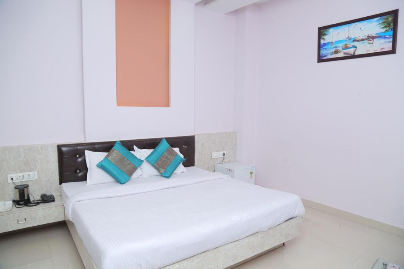 Hotel Golden Dreams Amritsar Exteriör bild